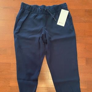 Lululemon on the fly jogger 28”